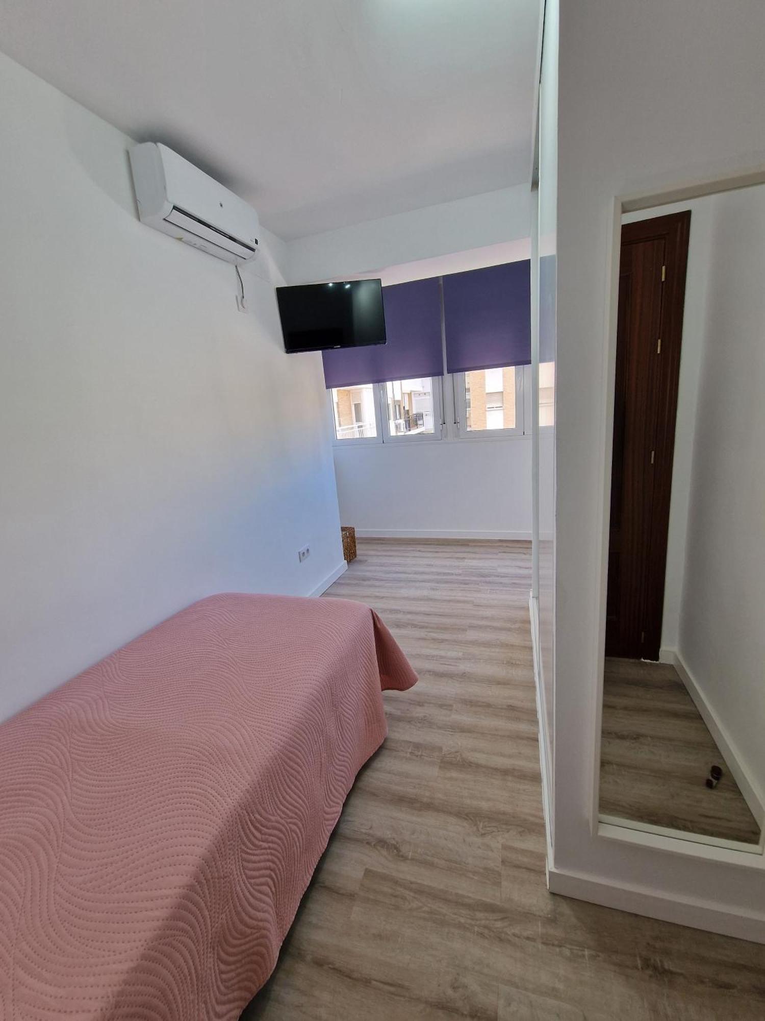 Virgen De Lujan Triana Apartamento Sevilha Exterior foto
